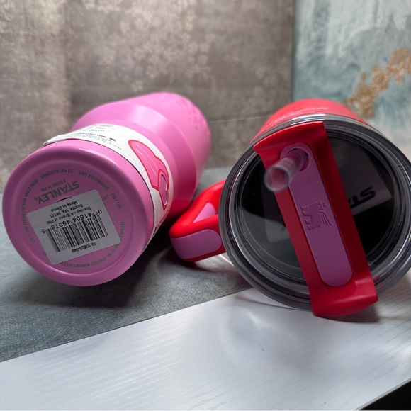 Stanley 40 oz Valentine’s Set | Red and Pink Heart 40 oz Tumblers - Picture 3 of 5